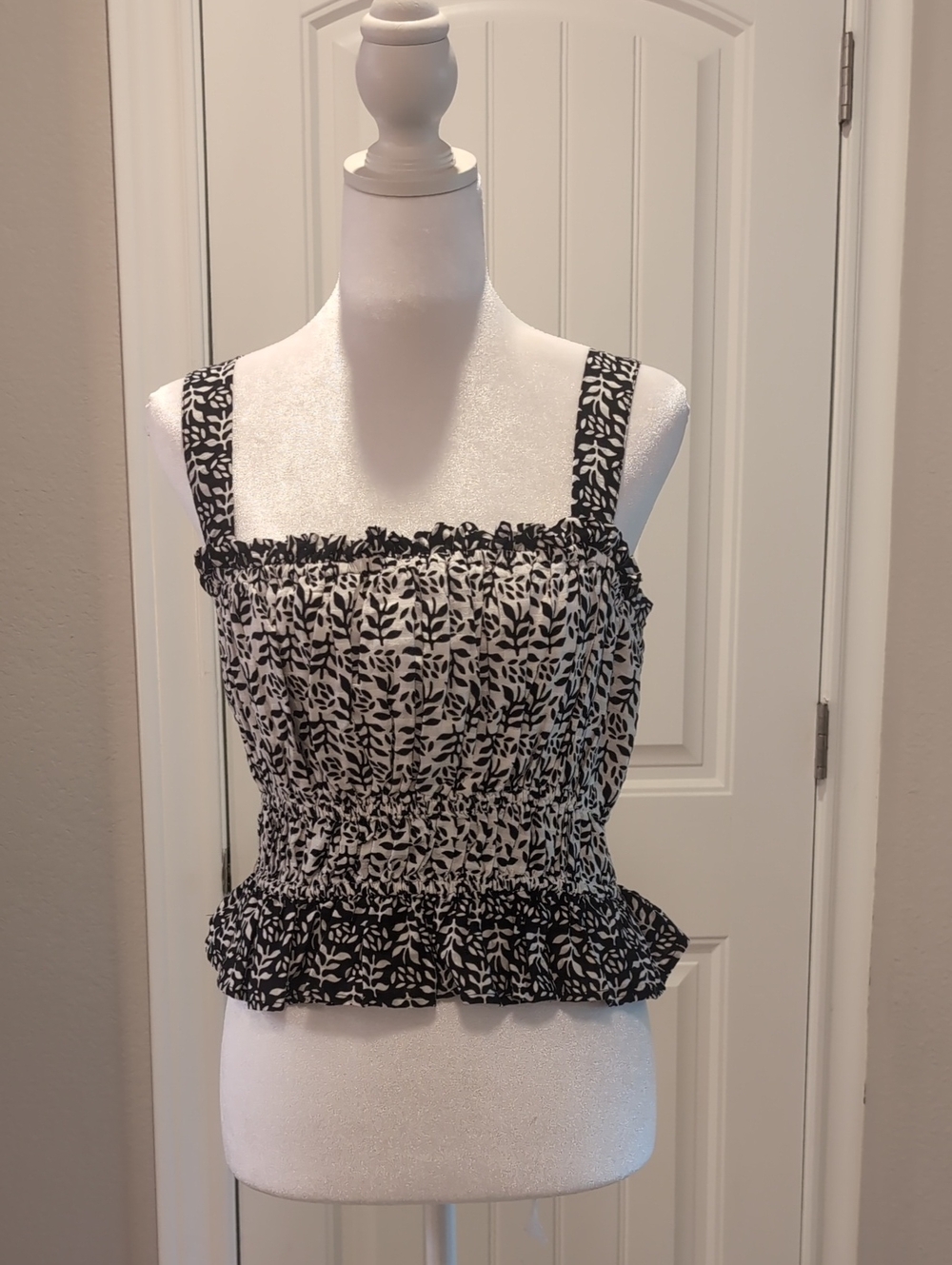 LOFT Black & White Leaf-Print Smocked Ruffle Tank